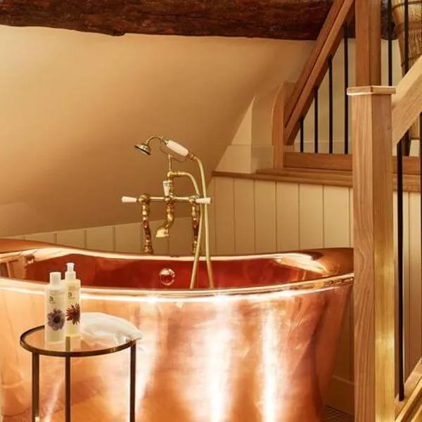Dawn at The Sun Inn Felmersham, Our Signature Duplex Suite, hotel v destinaci Sharnbrook