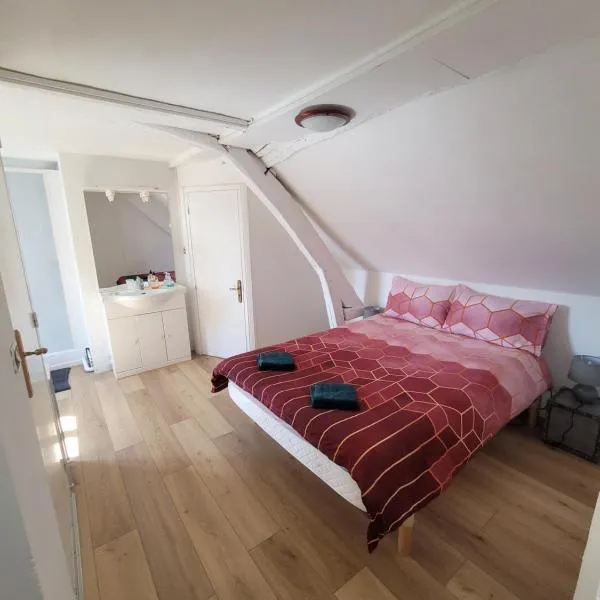 Logement 2 pièces Au Relais Normand, hotell i Cormeilles