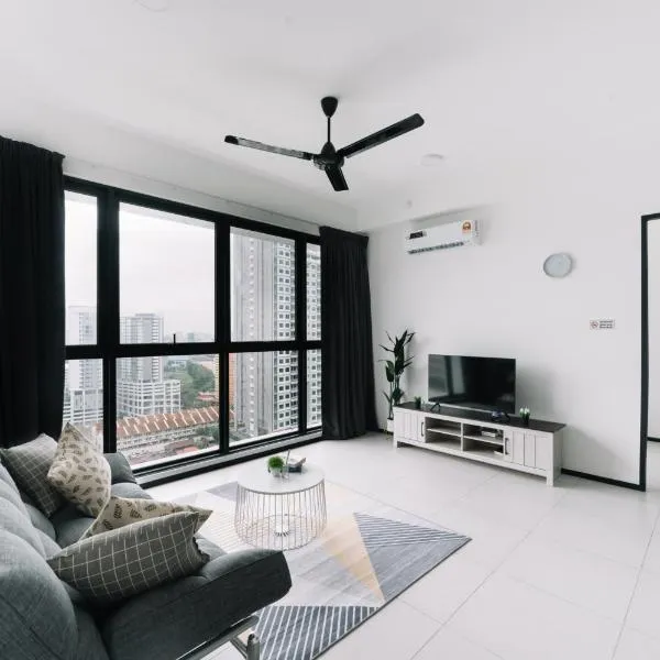 NEW Infinity Pool 3 Bedrooms 2 Carparks, hotel v destinaci Jelutong