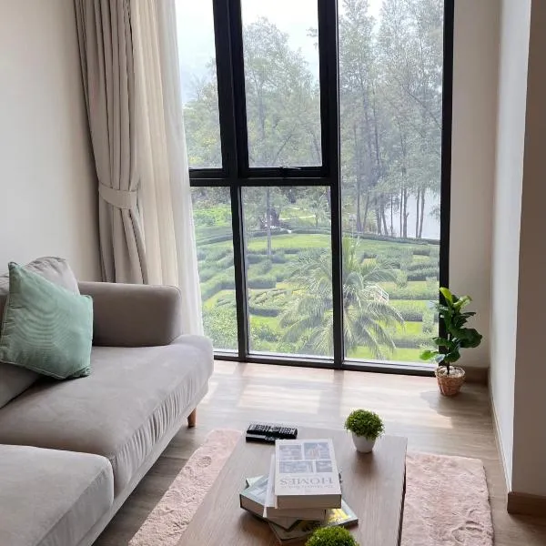 Sky Park Laguna 1bdr Lake View, hotel v destinaci Thalang