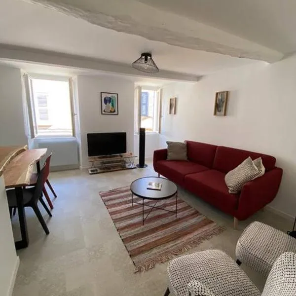 Appartement Cosy à Collobrières, hotel u gradu 'Collobrières'