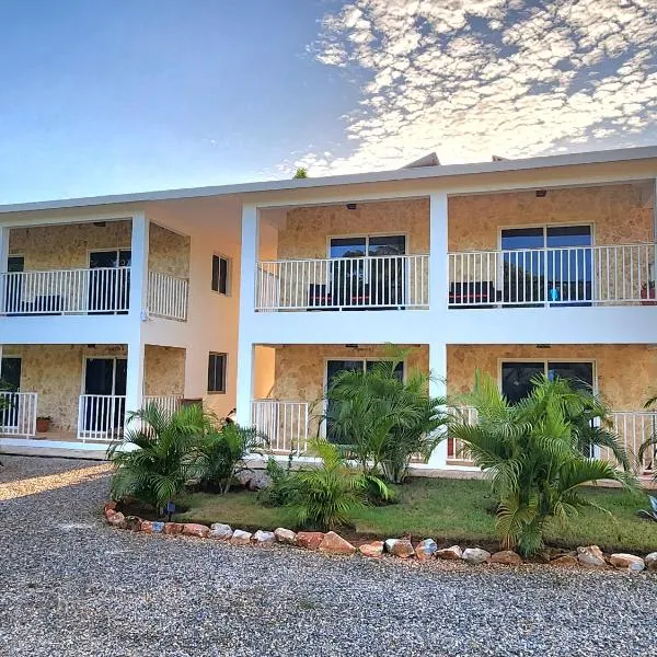 Bella Villa Roomy apartment at 5 min walk to the beach, hotel v destinaci Las Galeras