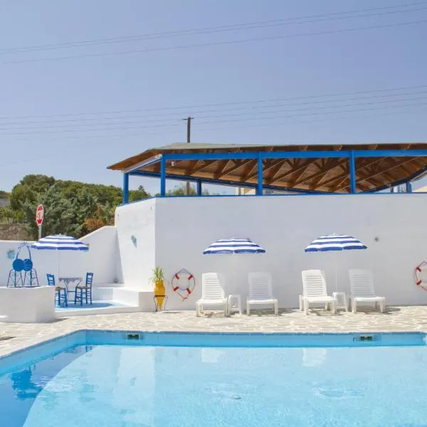 Blue Dolphin Studios and Apartment, hotel a Vagia