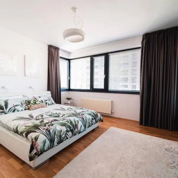Prague Marina River View Apartment Close To City Centre FREE PARKING, hotel em Praga