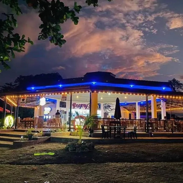 Bolo Hills Beach Club And Residence, hotel in Alaminos