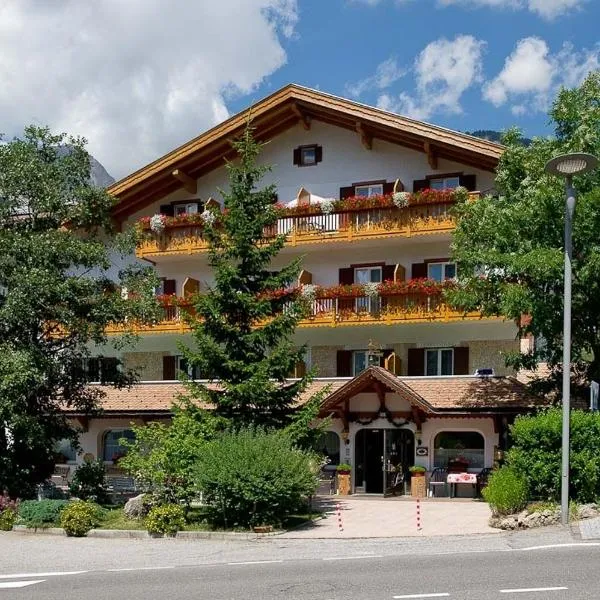 Hotel Cristallo, hotel in Vigo di Fassa