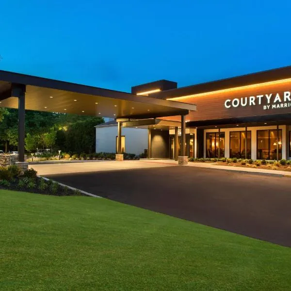 Courtyard by Marriott Lincroft Red Bank, hotel in West Long Branch