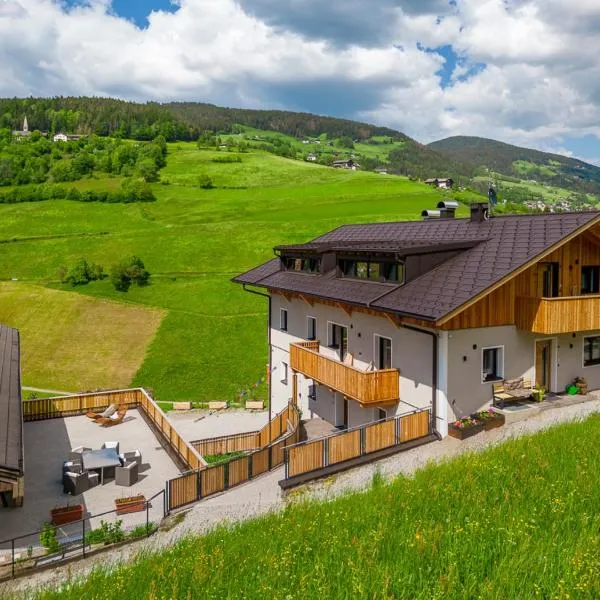 Planerhof Apartment Alpenrose, hotel v destinaci Funes
