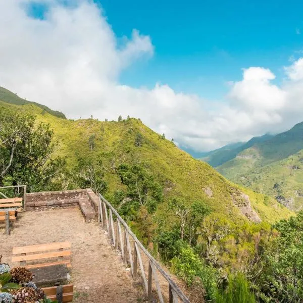 Rabaçal Nature Spot Cottage, hotel Estreito da Calhetában