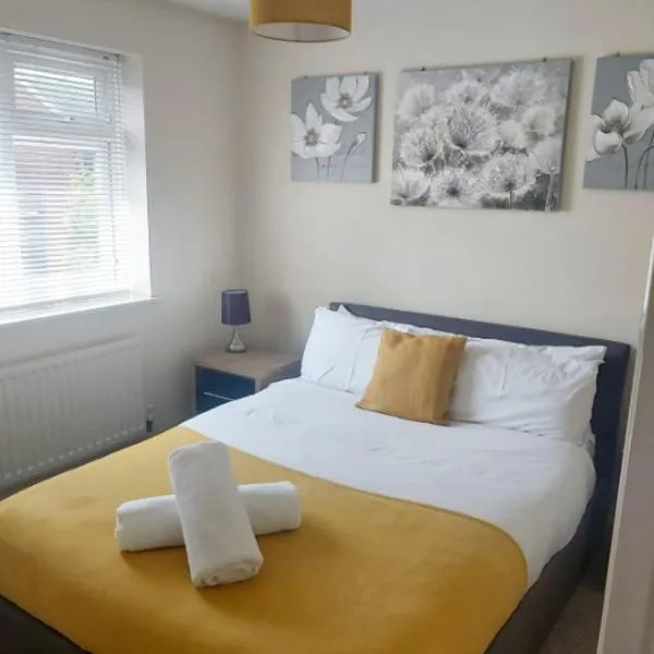 Ashford Holiday Home Smithy Drive Sleeps 5 FREE Wifi and Vehicle Parking, hotell i Kingsnorth