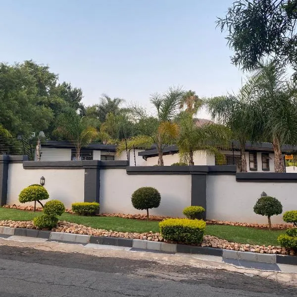Bridgelamour Accommodation, hotel in Hartbeespoort