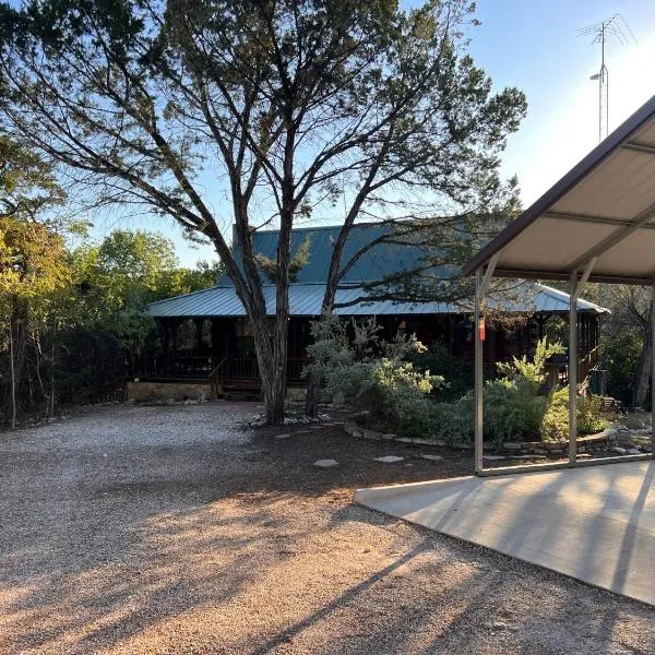 Lake Whitney Log Cabin, viešbutis mieste Whitney