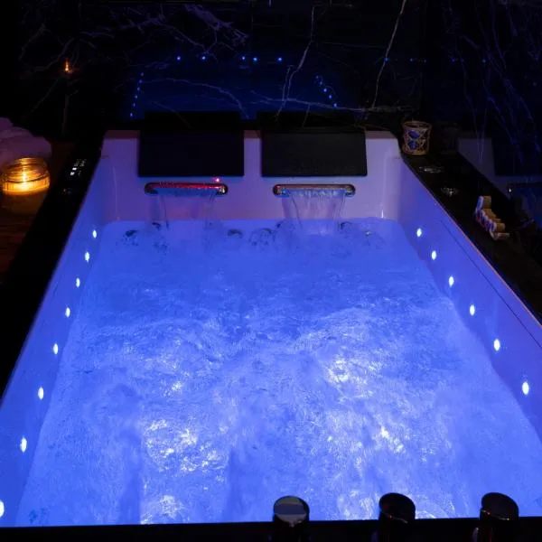 Suite Spa Sauna - Charleville - UNE PARENTHESE ARDENNAISE, хотел в Шарлвил-Мезиер