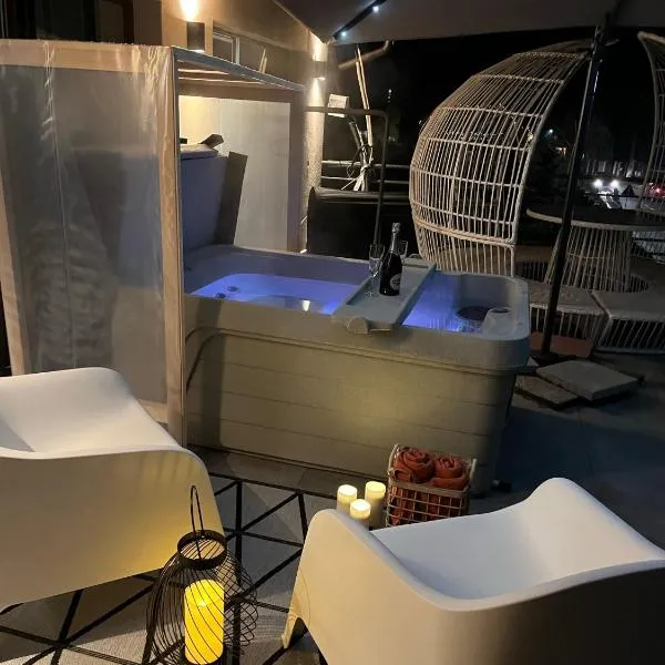 H49 Jacuzzi Penthouse-Adults only, khách sạn ở Sovata