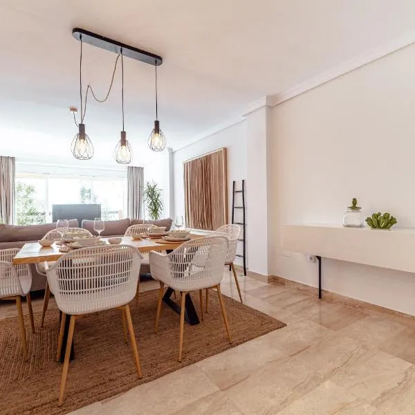 Elviria beach Award-Winning Stay, hotel em Marbella