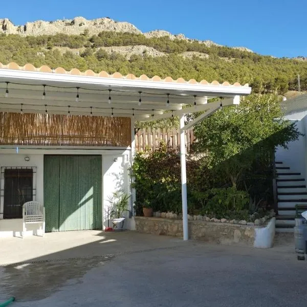 Alojamiento rural casa cueva abuelo Miguel, hotel v destinácii Pegalajar