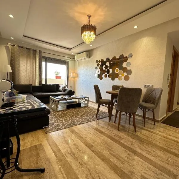CHIC & COZY appartement très calme、カサブランカのホテル