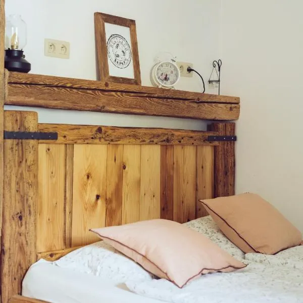 Chalúpka na konci, hotel di Banská Štiavnica