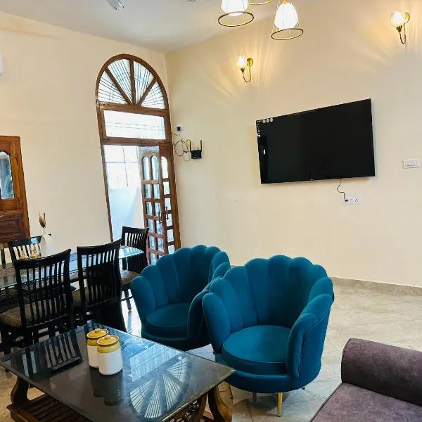 Bluetique, hotel in Varanasi