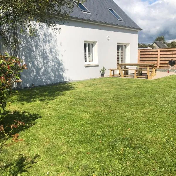 Maison familiale à 1km de la mer, hotel em Blainville-sur-Mer