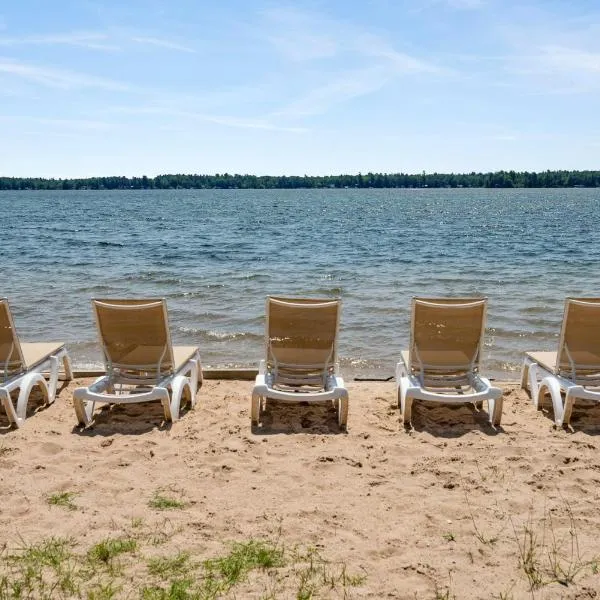 Fife Lake Lodge - Double Queen Room with Lake Access, hotel Fife Lake-ben