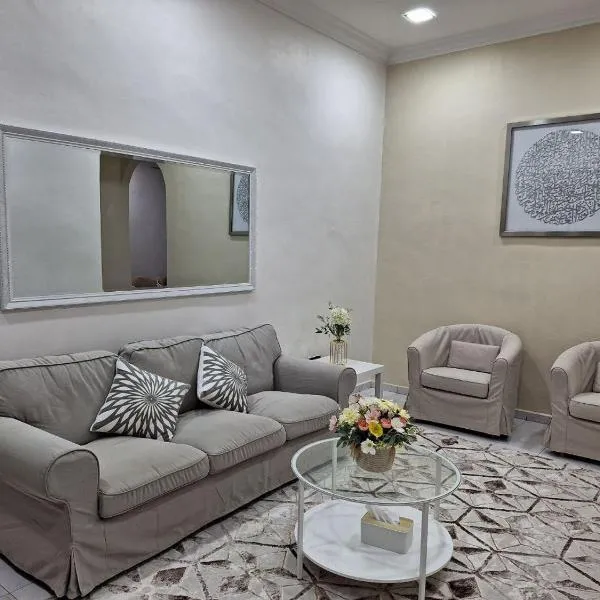 SWEET PARADISE HOMESTAY, hotel in Parit Raja