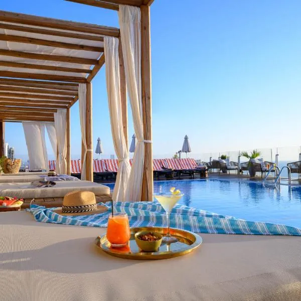Carlton Tel Aviv Hotel – Luxury on the Beach, hotel in Bnei Brak