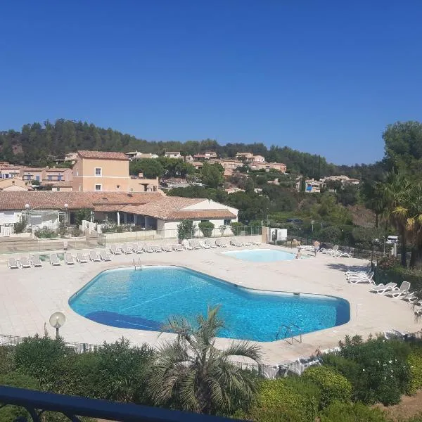 Appartement 4 pers. 1 chambre avec piscine – hotel w mieście Roquebrune-sur Argens