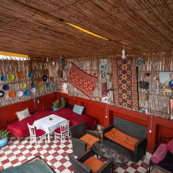 Riad Fez Hostel, hotel v destinaci Fès