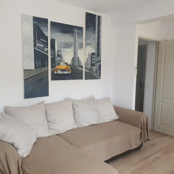 Appartement F4 Le Milena, hotel in Argelliers