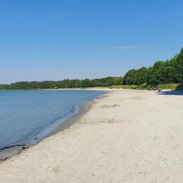 Njut av solen, havet, stranden!, hotel v destinaci Sölvesborg