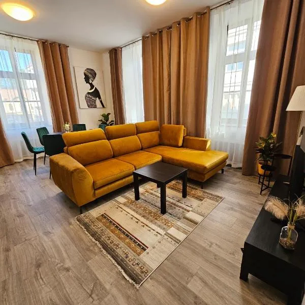 Velký byt 3+kk Klicperova, 2 ložnice, hotel in Hradec Králové