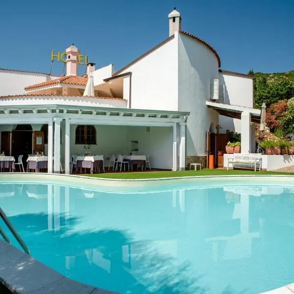 Hotel L'Aragosta, hotel v destinácii La Caletta