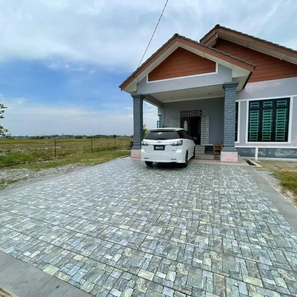 Nice bungalow with view of paddy fields, Hotel in Tumpat