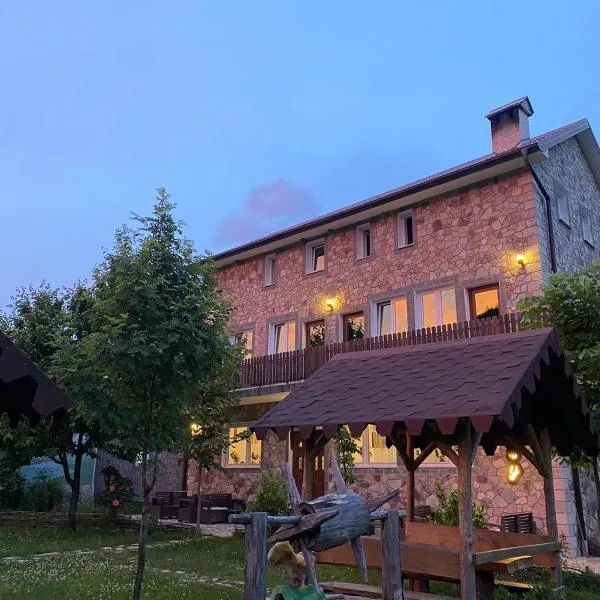 Guesthouse Makry, hotel in Pukë