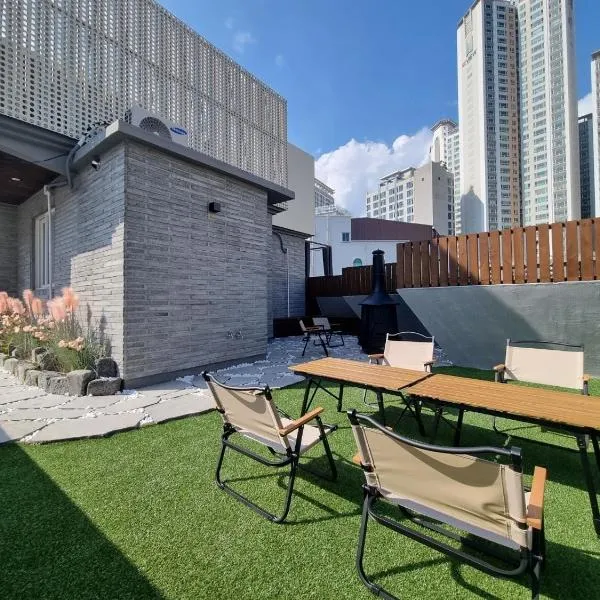 The Van Stay, hotel v mestu Busan