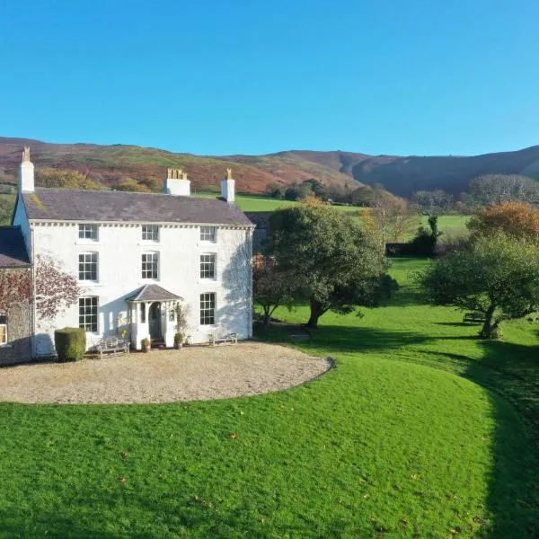 Georgian Country House -Panoramic Views -Sleeps 12, ξενοδοχείο σε Ρούθιν