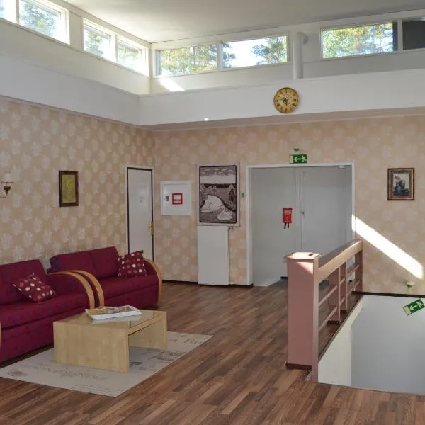 Hostelli Kuninkaankartano, hotel em Kuninkaanlähde