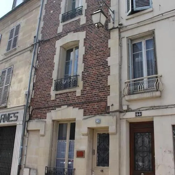 Magny en Vexin : Maison meublée – hotel w mieście Magny-en-Vexin