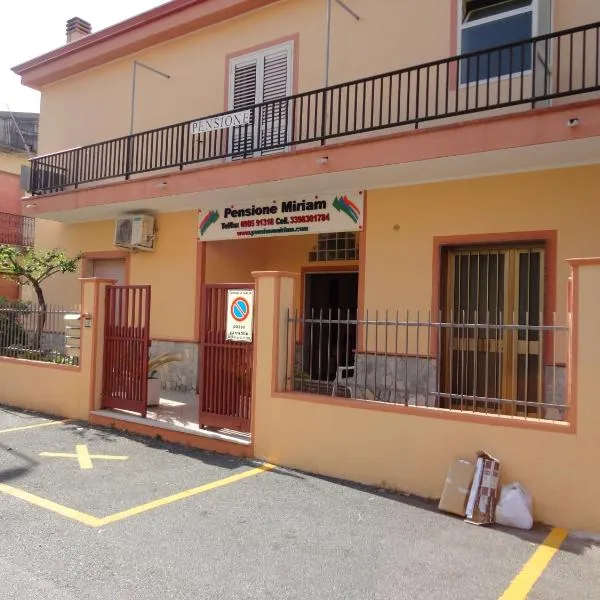 Pensione Affittacamere Miriam, hotel v destinácii Scalea