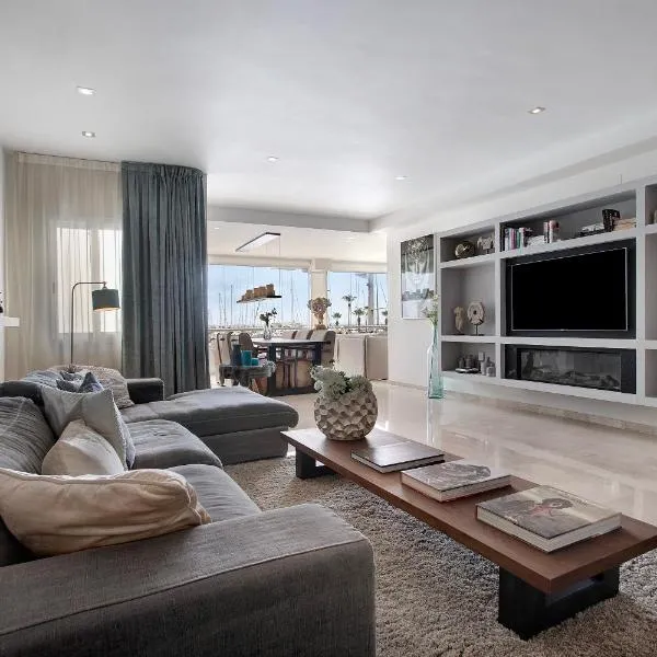 Puerto Marina exclusive apartment, hotel en Benalmádena