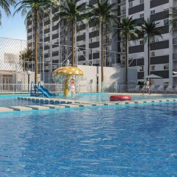Apto NOVO Sensacional Acqua Park com Piscina e Garagem、ペロタスのホテル