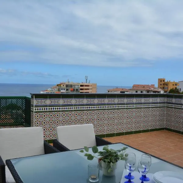 Penthouse with amazing views in Las Caletillas free WIFI，坎德拉里亞的飯店