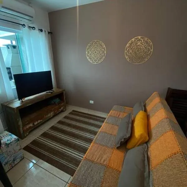 Casa a poucos metros da praia!, hotel v destinaci Guaratuba