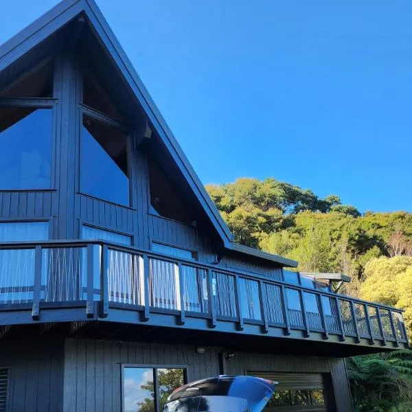 The Black Chalet, hotel in Whitianga