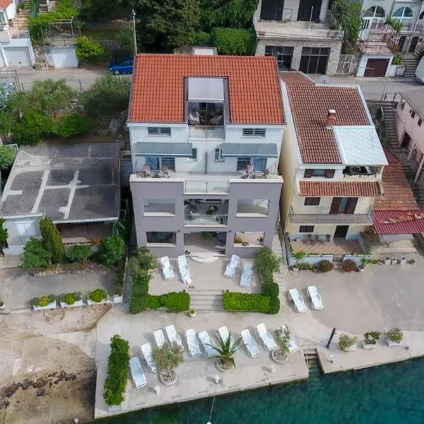 Apartment Antun - Adriatic coast retreat，布拉采的飯店