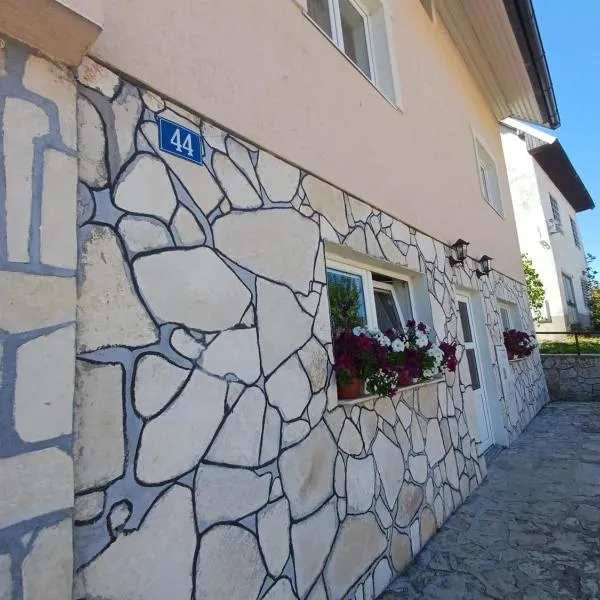 Apartment Kalpačina, hotel sa Žabljak