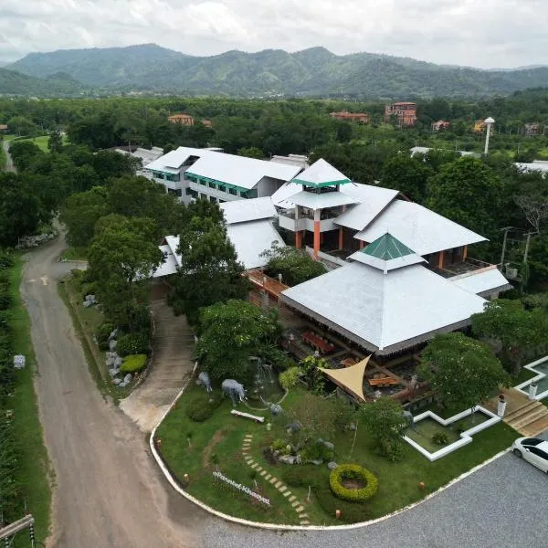 โรงแรมเขาใหญ่ฟ้าใส Khaoyai Fahsai Hotel، فندق في Khao Yai