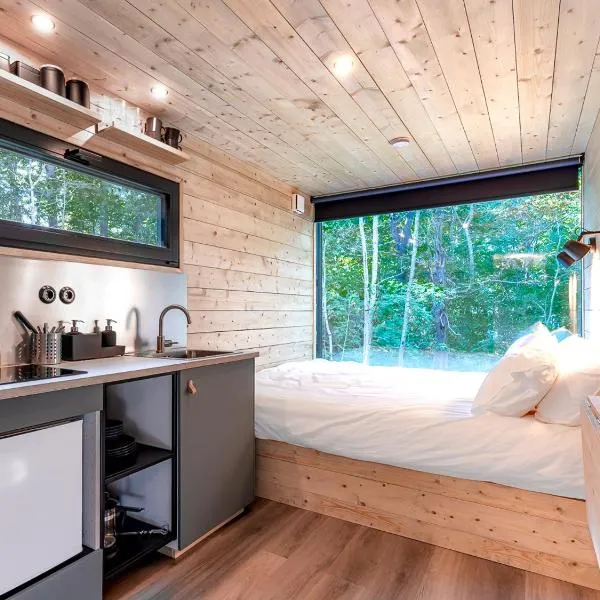 Chic Sauna Cabin Near the Sea - VULIN Cabin Nº01, hotel v destinaci Tsitre