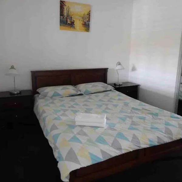 适合家庭/出差朋友的安静舒适整套公寓entire APT for holiday rental, hotel in Clayton North